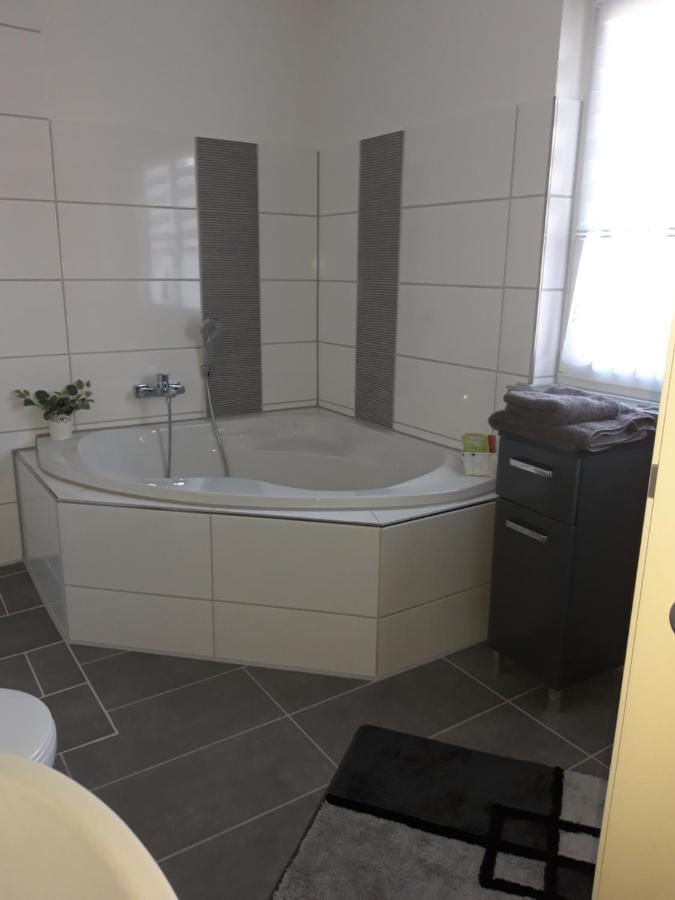 Ferienwohnung Finkenzeller Йевер Екстериор снимка